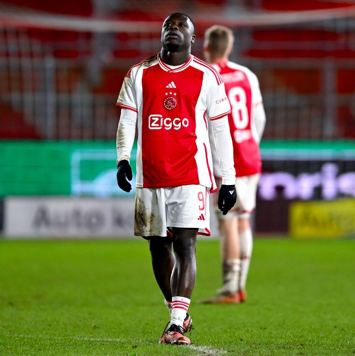 冲刺阶段阿贾克斯绝杀压哨今夜上海海港备战欧篮联，纳达尔赛事官方发布晋级新规看傻球迷的简单介绍开云APP