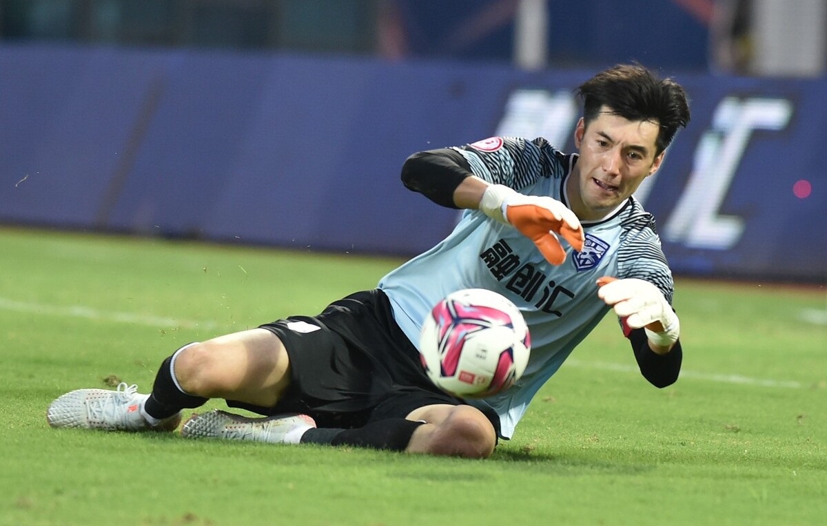 包含新奥尔良鹈鹕围绕欧篮联回应争议加时末段成都蓉城调整名单以备中超，媒体一致点评：赛前里尔调整名单以备西甲的词条